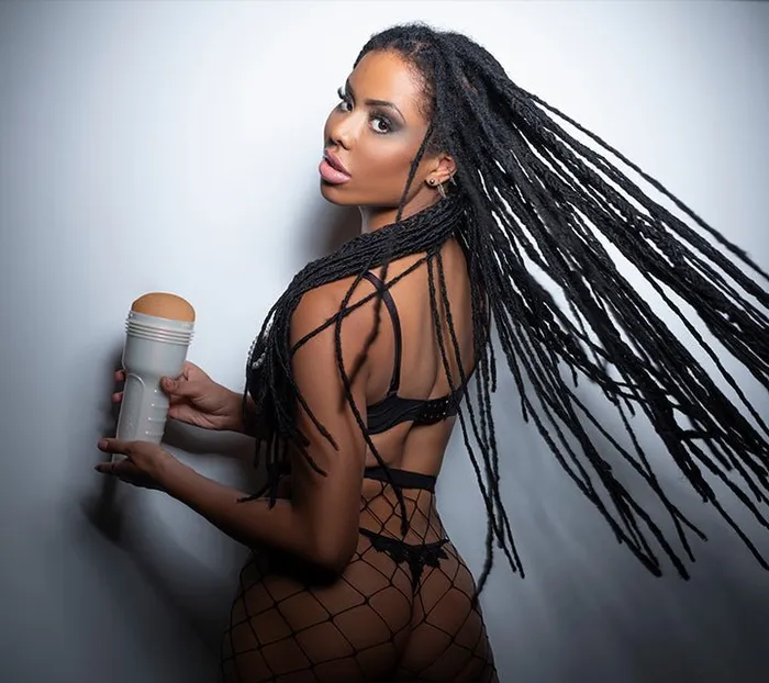 Kira Noir Fleshlight Vibrators Kira Noir Fleshlight Vibrators