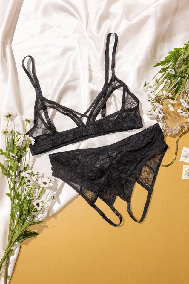 Mentionables Anal Lacy Crotchless Panty Black